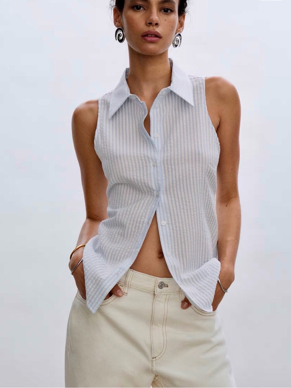 NWT MANGO Striped Textured Sleeveless Light Blue&White Button-Down Shirt Size 4